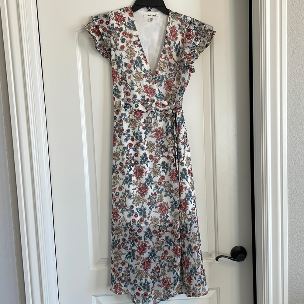 Miami women’s wrap dress. Floral, flutter short sleeves. Size XXS.